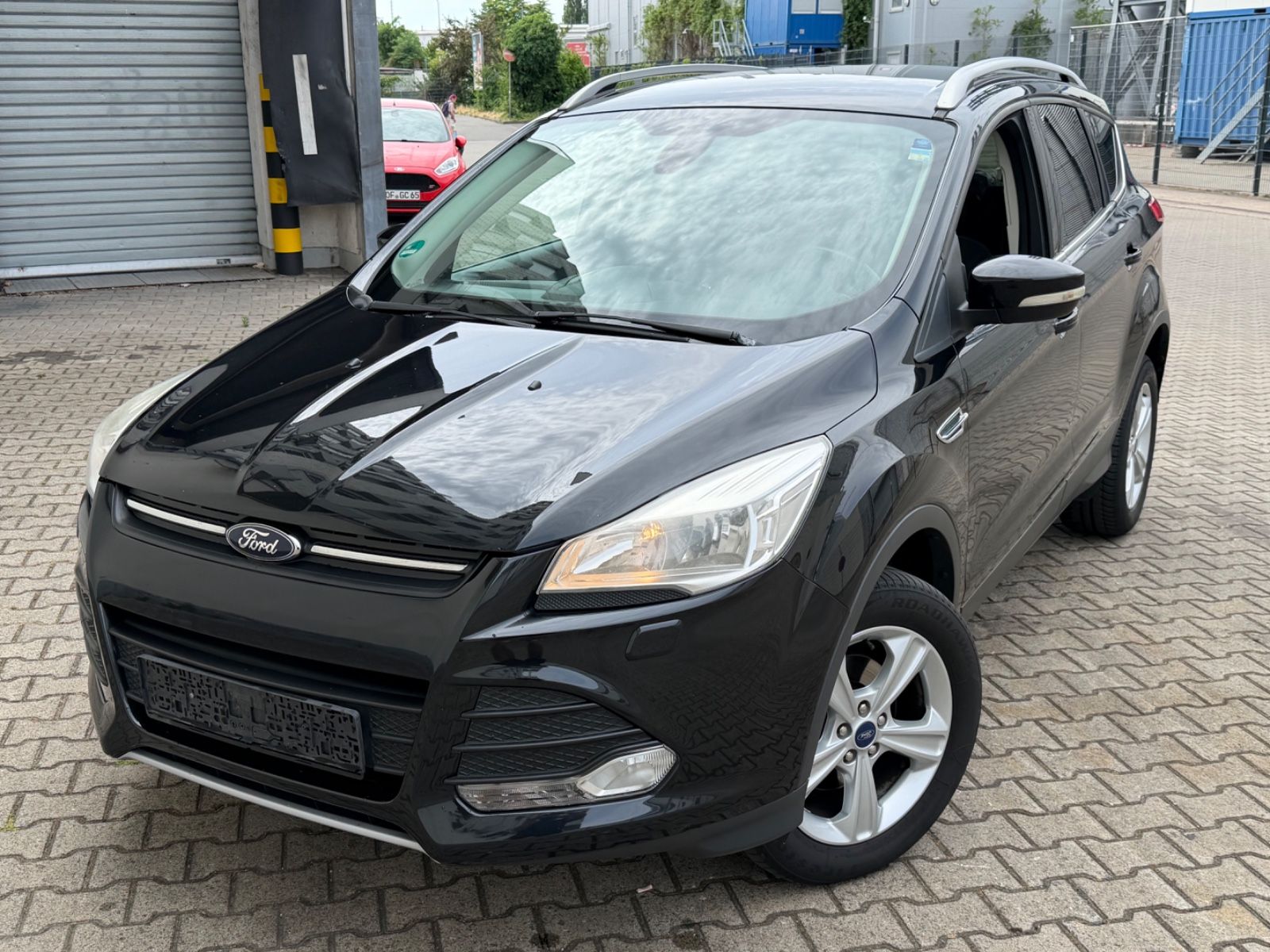 Ford Ford Kuga 1.6 EcoBoost Sync Edition 8 Fach Bereifu