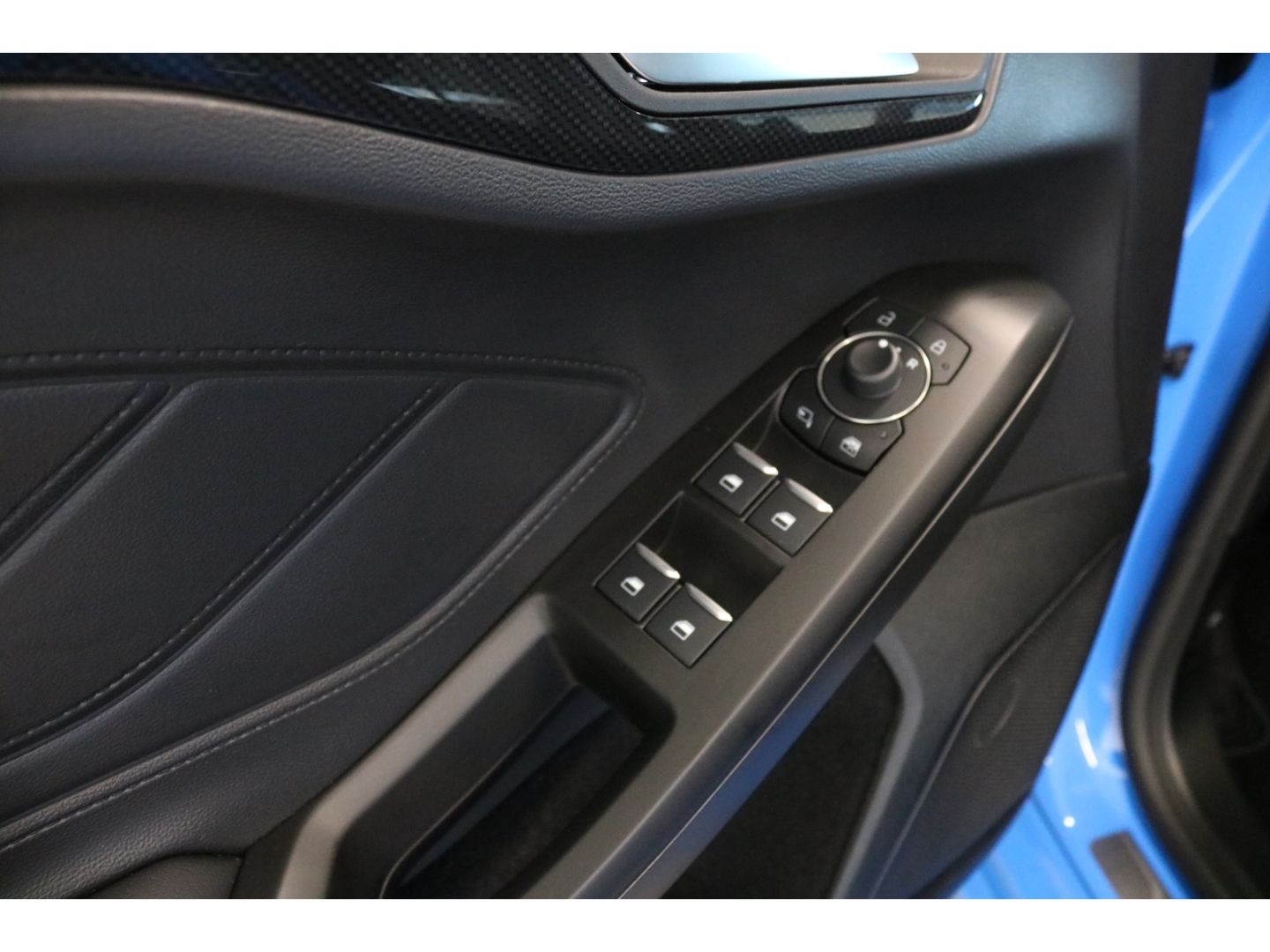 Fahrzeugabbildung Ford Focus ST X, EDITION, TRACK-PACK HUD Navi Digital