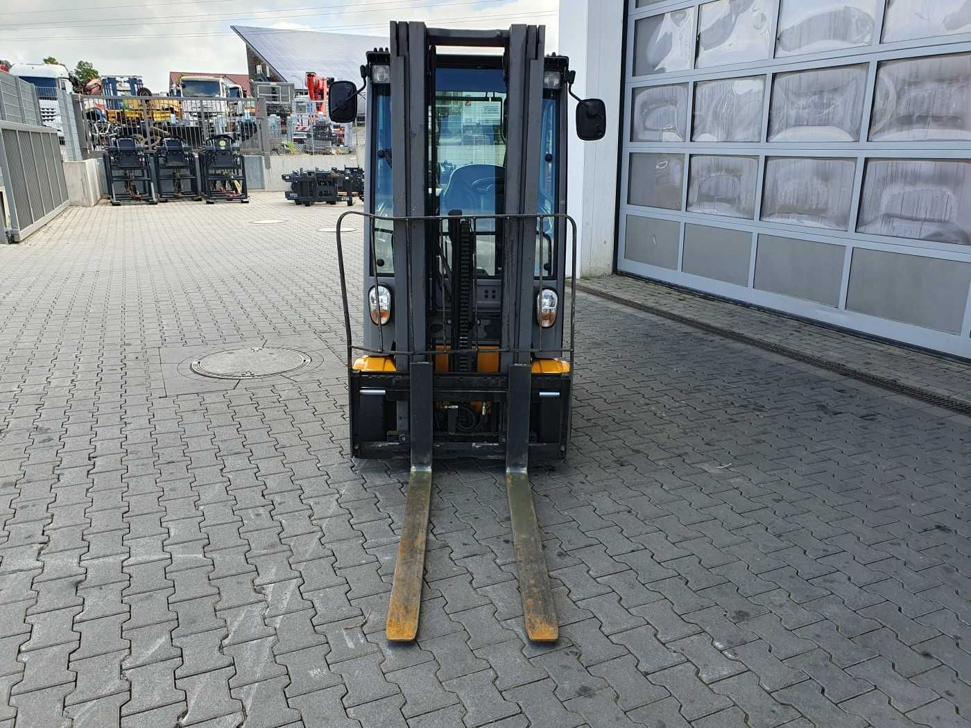 Fahrzeugabbildung Jungheinrich EFG 215 / Triplex: 4.25m! / SS /  2.472h! / 2020
