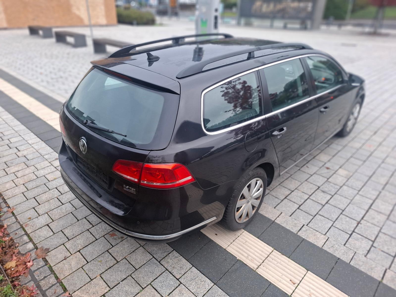 Volkswagen Passat 2011 — photo 8