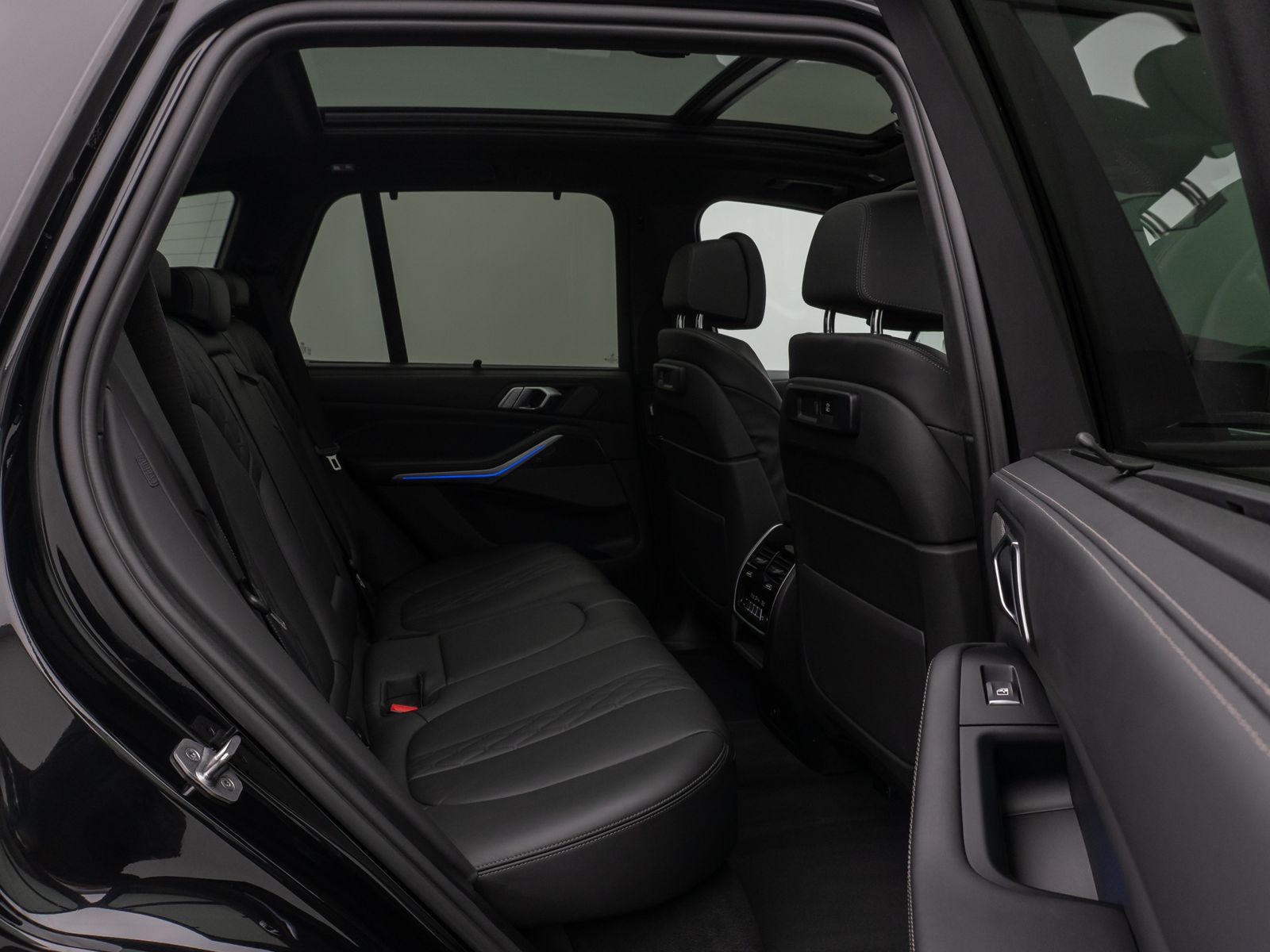 Fahrzeugabbildung BMW X5 xD40d M Sport 360°Laser HUD DAB H/K AHK ACC