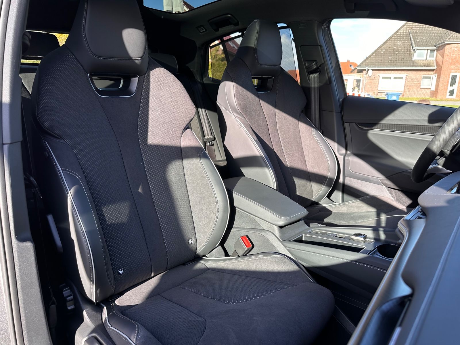 Fahrzeugabbildung SKODA Enyaq Coupé 85 Sportline Pano/Matrix/ACC/APP/21"