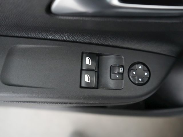 Corsa F EDITION+RÜCKFAHRKAMERA+SITZHEIZUNG+LENKR