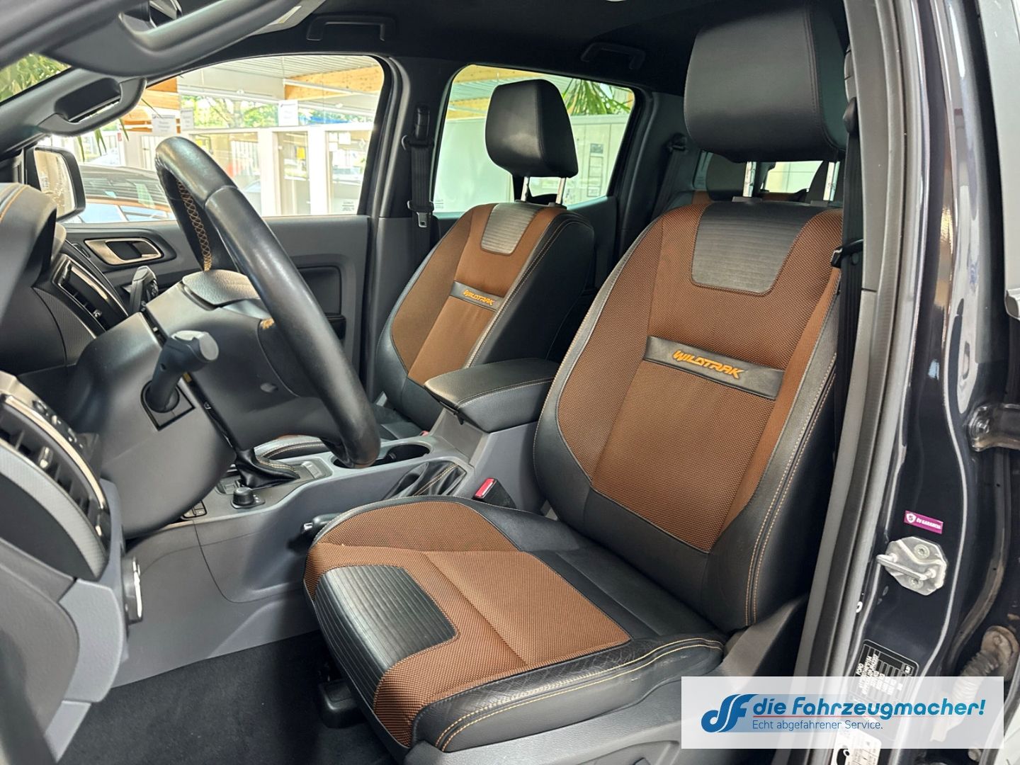 Fahrzeugabbildung Ford Ranger Wildtrak DoKa 4x4 3.2TDCi Automatik AHK N