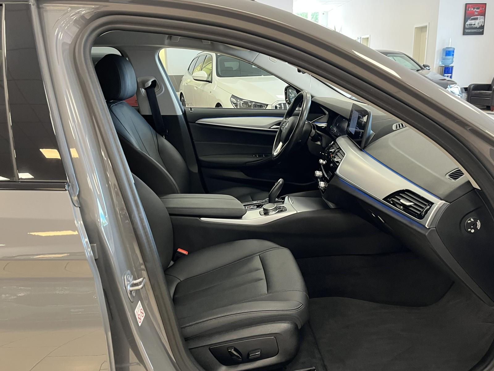 BMW 530 E TOURING 292CH - BUSINESS - LIVE COCKPIT - CHAUFFAGE STATIONNAIRE - 49.916 KMS