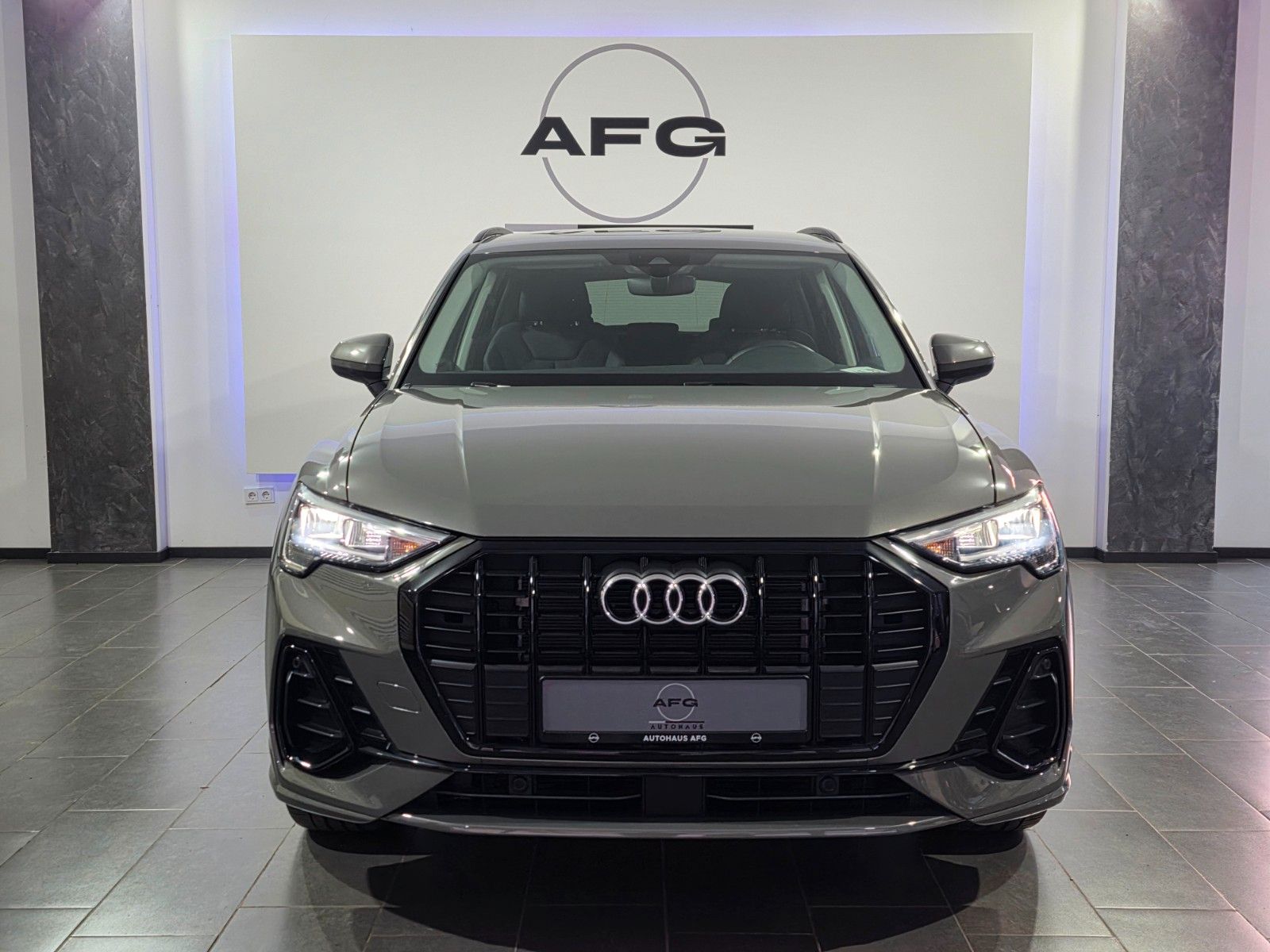 Audi Q3 45 TFSI e S line foto 2