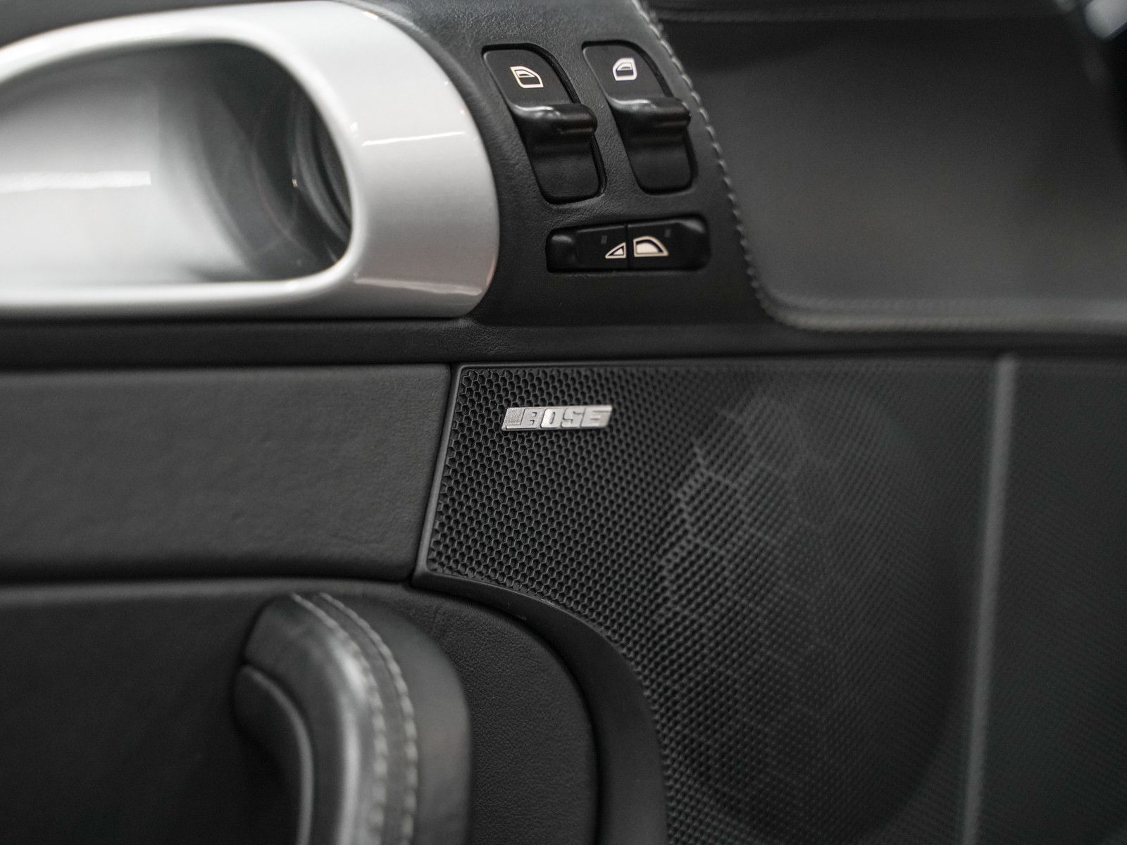 Fahrzeugabbildung Porsche 911 Turbo S Cabrio - Exklusiver Volllederumfang