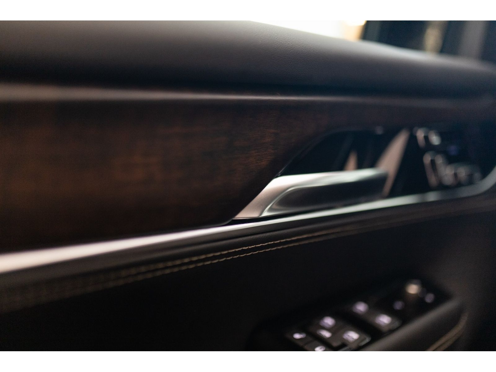 Jeep Wagoneer - Bild 12