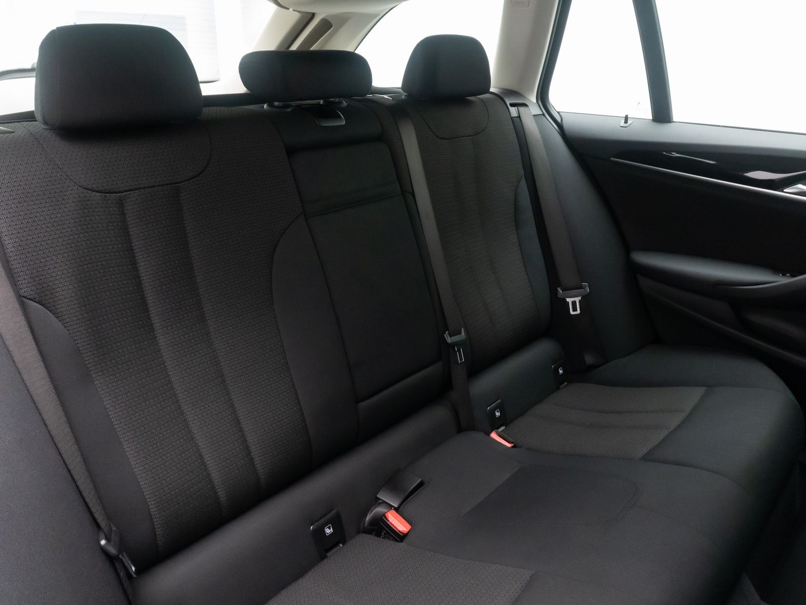 Fahrzeugabbildung BMW 530e MSportlenk Alarm DAB Kamera 4xKlima 18Zoll