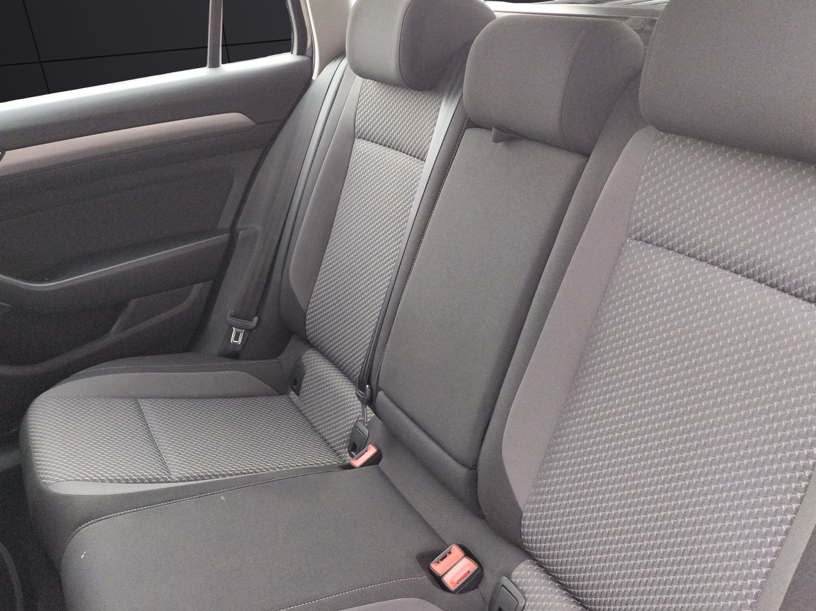 Fahrzeugabbildung Volkswagen Passat Variant TDI DSG LED ACC SH WeConnect Navi