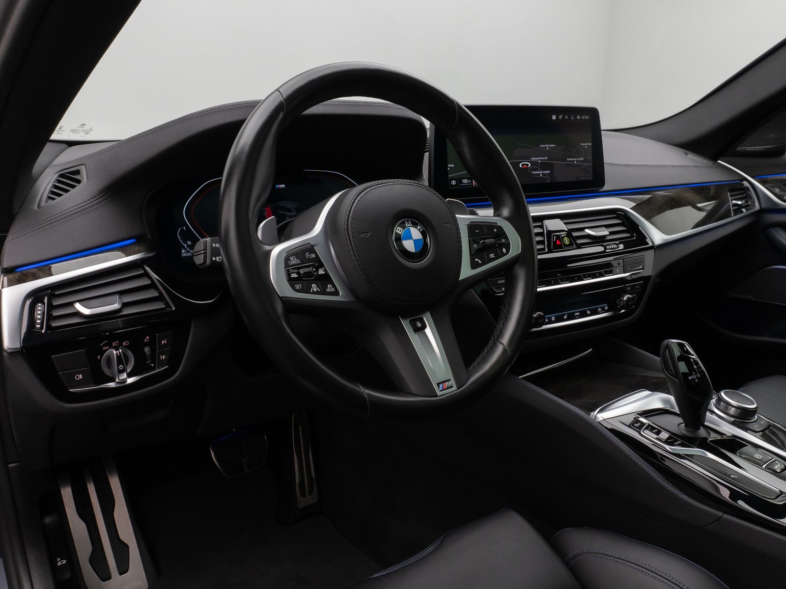Fahrzeugabbildung BMW 520d xD M Sport FondEnt DAB Kamera Laser H/K 19"