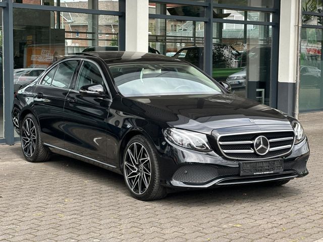 Mercedes-Benz E220-CDI/4MATIC/NAVI/LEDER/PANO/VOLL