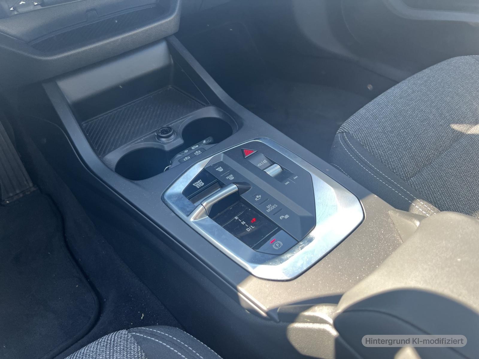 BMW 216 GRAN COUPÈ M SPORT DESIGN PARKING DRIVING AS