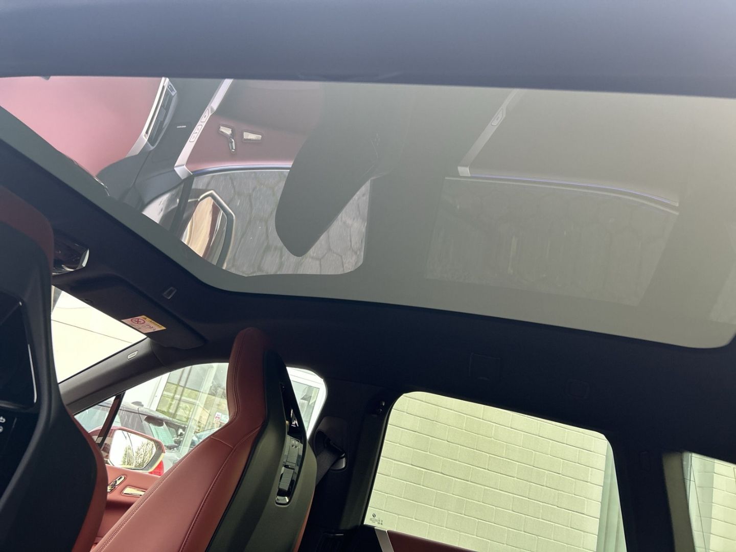 Fahrzeugabbildung BMW iX xDrive 50,Sport,Laserlicht,PanoSkyLounge,Head