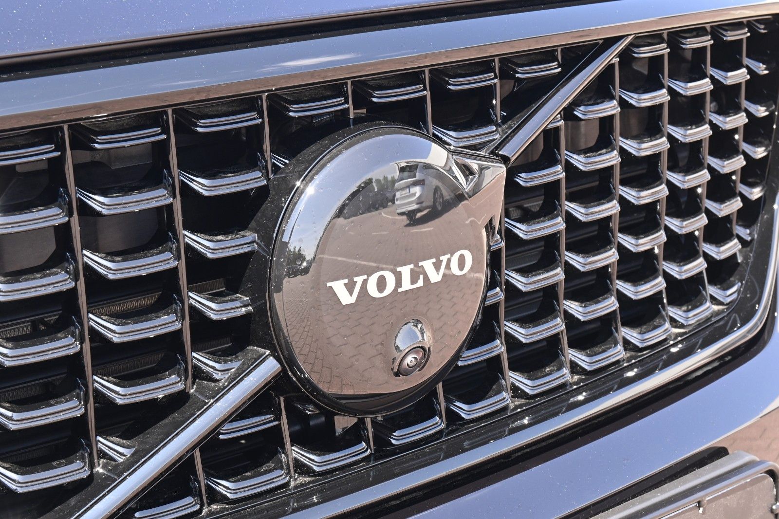 Fahrzeugabbildung Volvo XC40 B3 DKG Plus Black Edition*PANO*360°*ACC