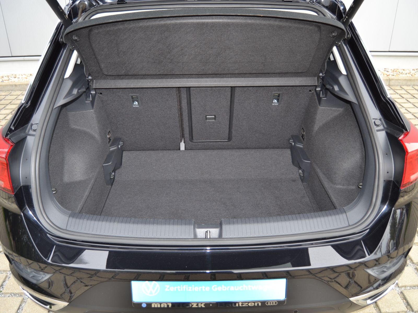 T-Roc 1.5 TSI Active AHK/STANDHEIZUNG/17-ZOLL/LE