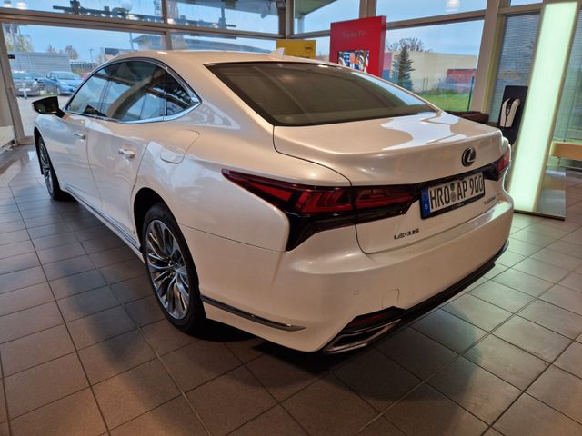 Lexus LS 500  Luxury Line E-Four – Massage – Kamera