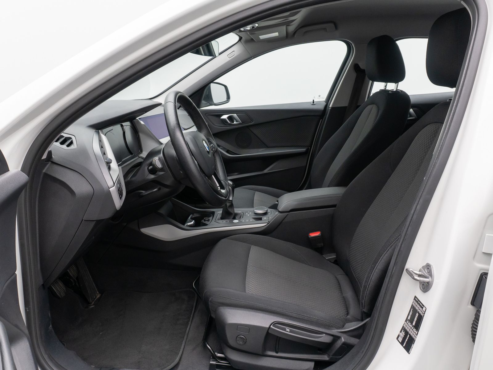 Fahrzeugabbildung BMW 116d Kamera DAB Sitzhzg LED Geschwindigkeitsreg