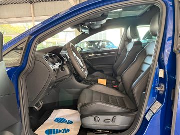 Volkswagen Golf - 11
