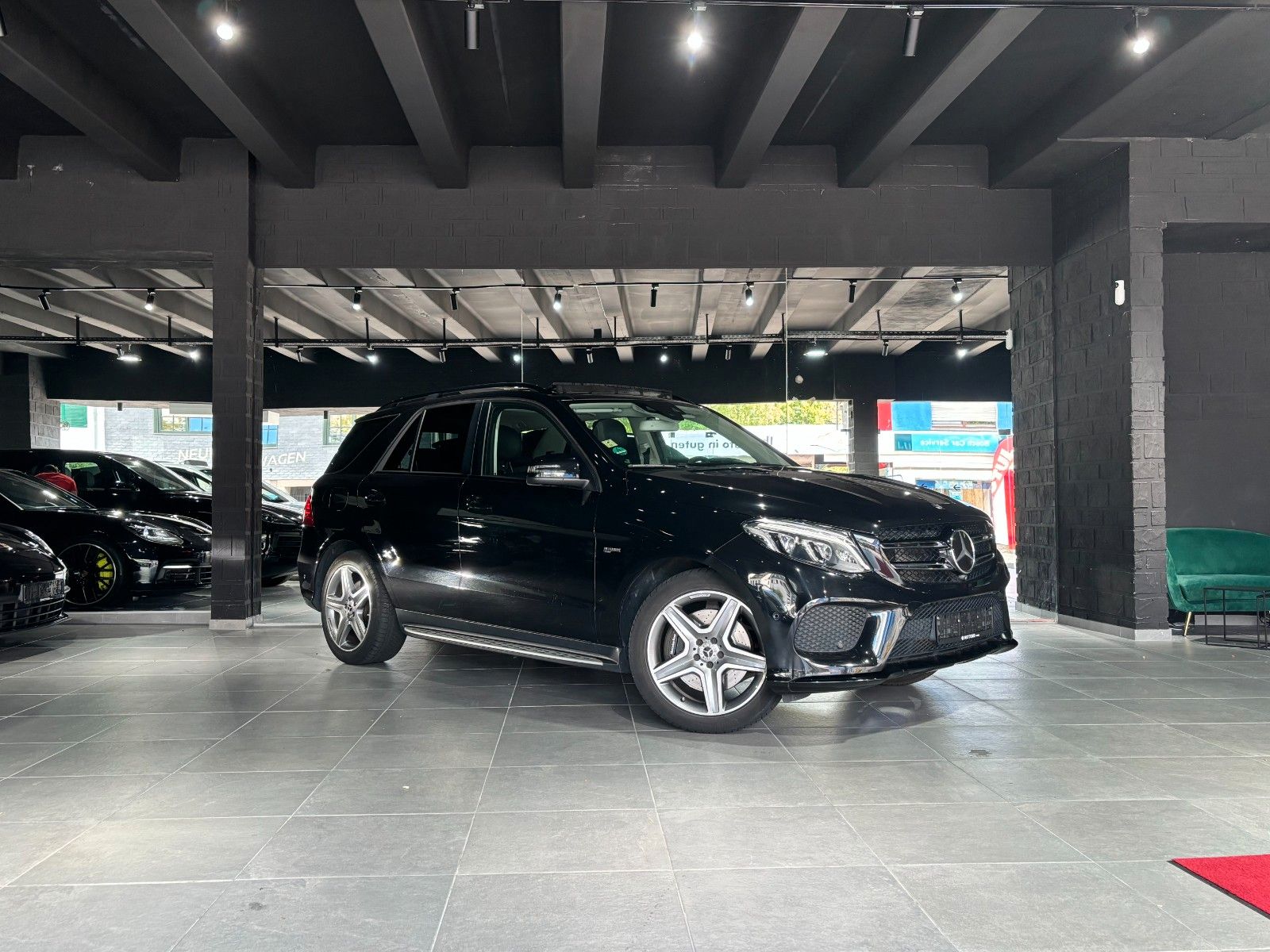 Fahrzeugabbildung Mercedes-Benz GLE 43 AMG 4Matic /PANO/MEMORY/360°/AMBIENTE