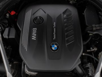 Fahrzeugabbildung BMW 530d xD M Sport Panorama Kamera H/K Alarm 19Zoll