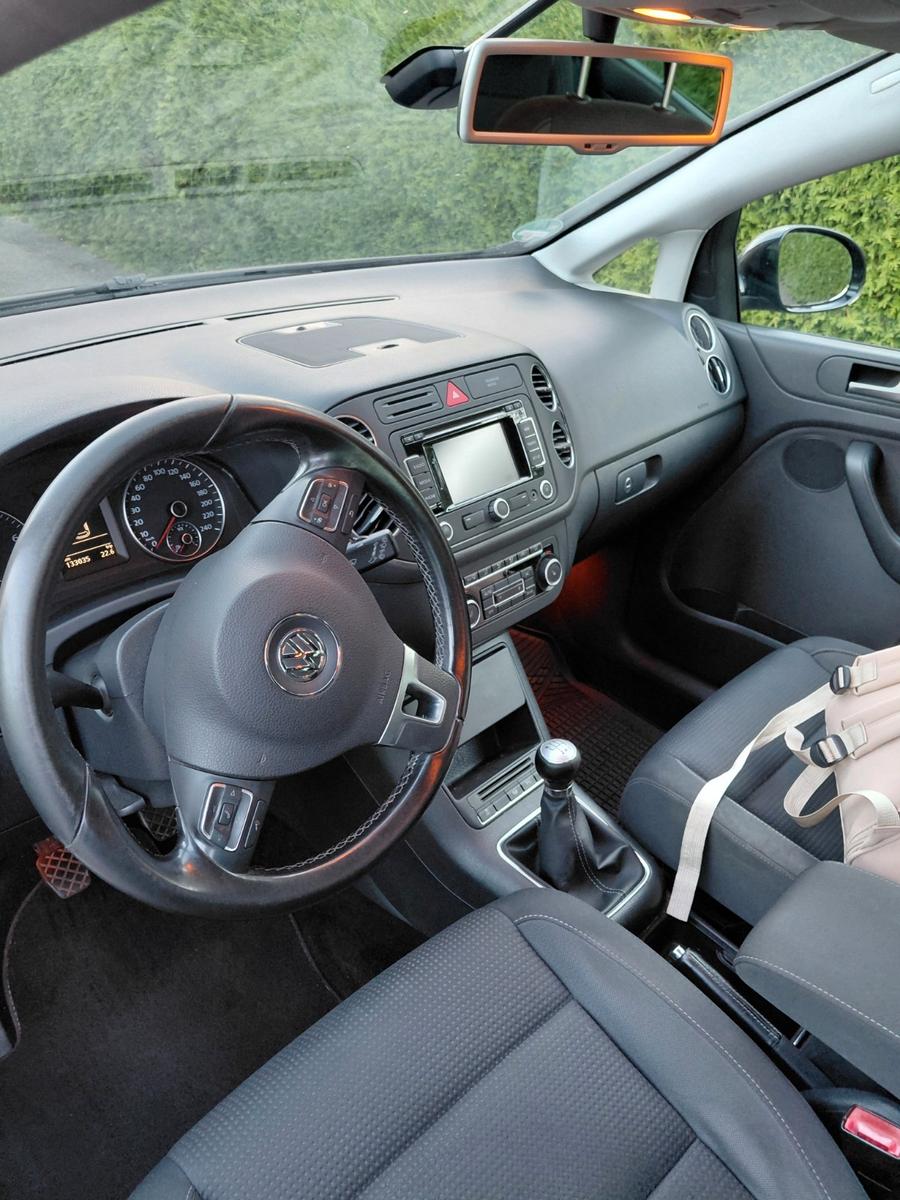 Volkswagen Golf Plus 2011 — engine 1.390 cm³, 122 HP (90kW)