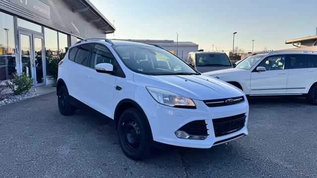 Ford Kuga Trend 4x4 PDC 8 fach bereift SH BC SYNC EU5