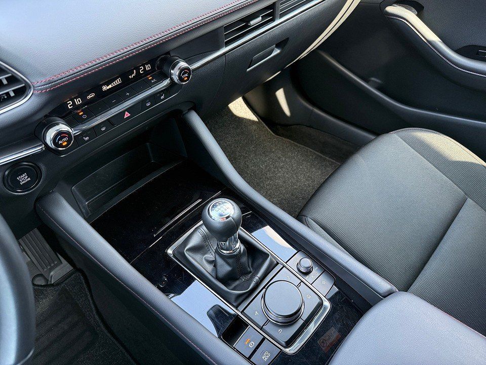 Fahrzeugabbildung Mazda 3 SKY-G 150 HOMURA PRE-P 1HD GARANTIE-02/29 BOSE