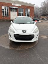 Peugeot 308 Access 98 VTi, 1 Hand - Peugeot 308 mit Benzin-Antrieb: Limousine, Access