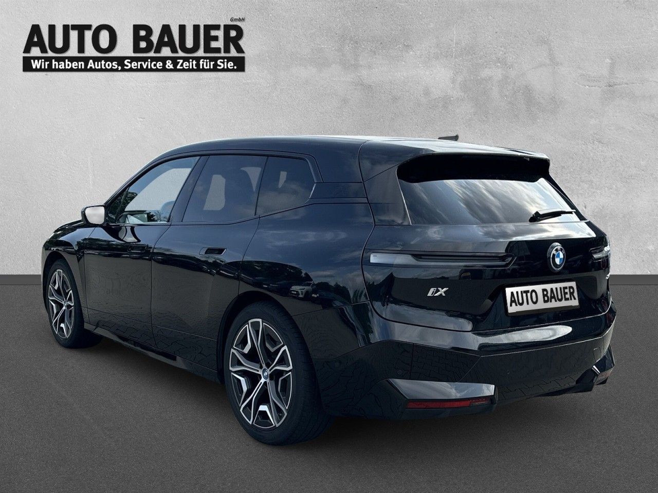 Fahrzeugabbildung BMW iX xDrive 40 xDrive