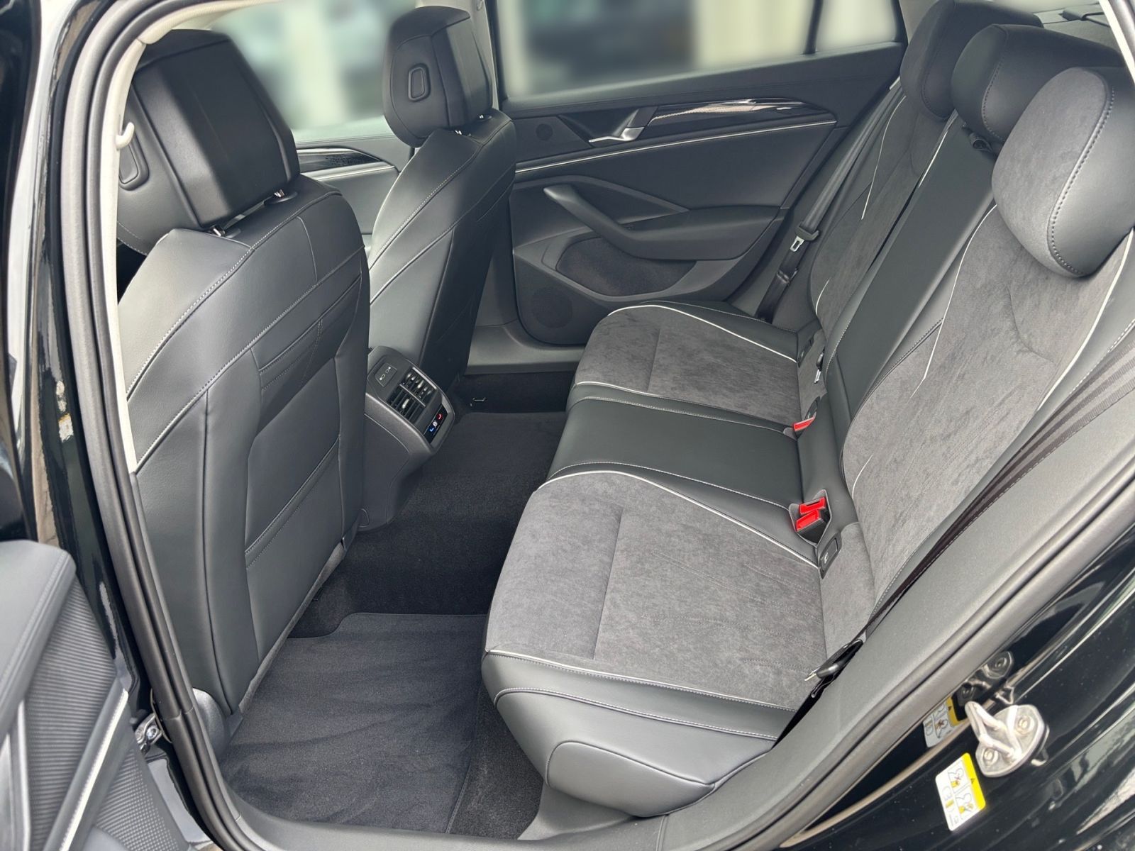 Volkswagen Passat - Bild 11