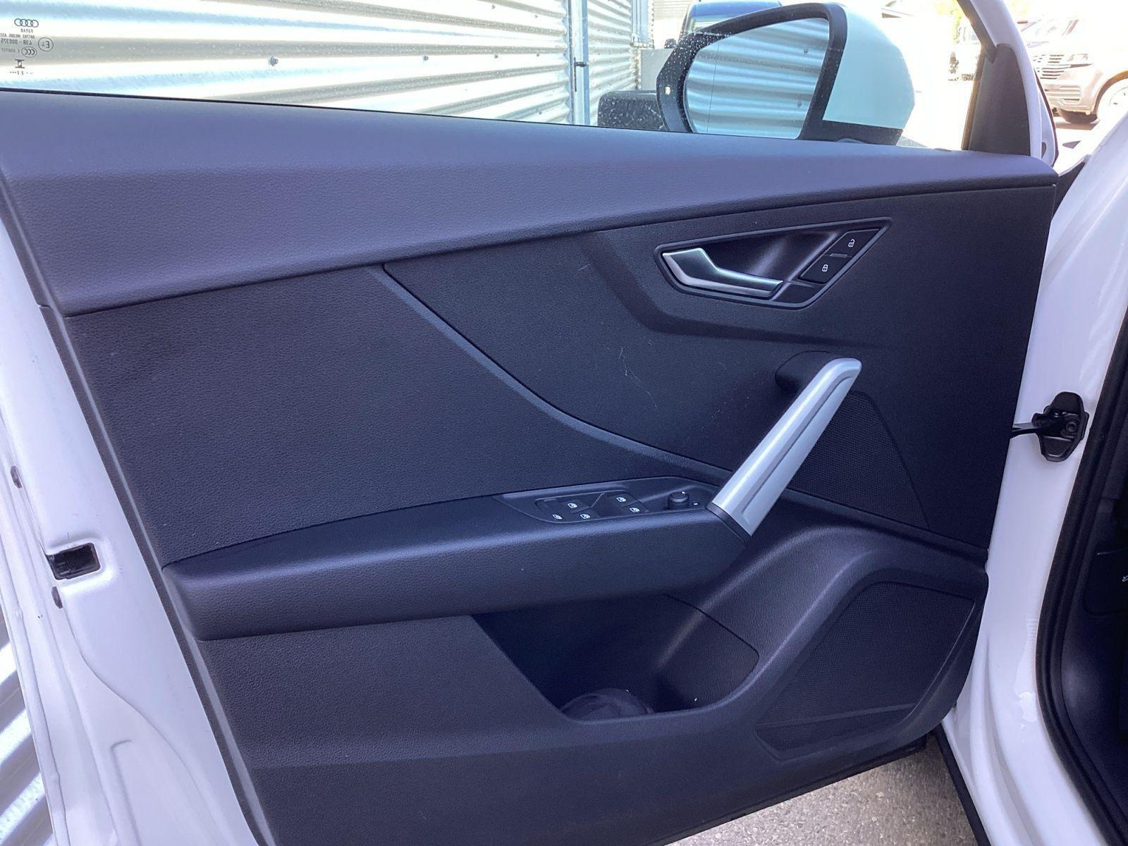 Audi Q2 30 TFSI, LED, PDC, MFL, CarPlay, Sitzh., миниатюра 13