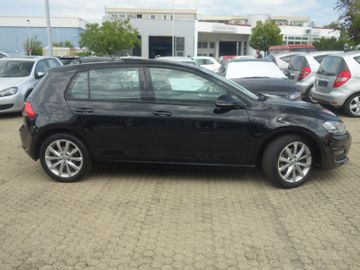Volkswagen Golf - 6