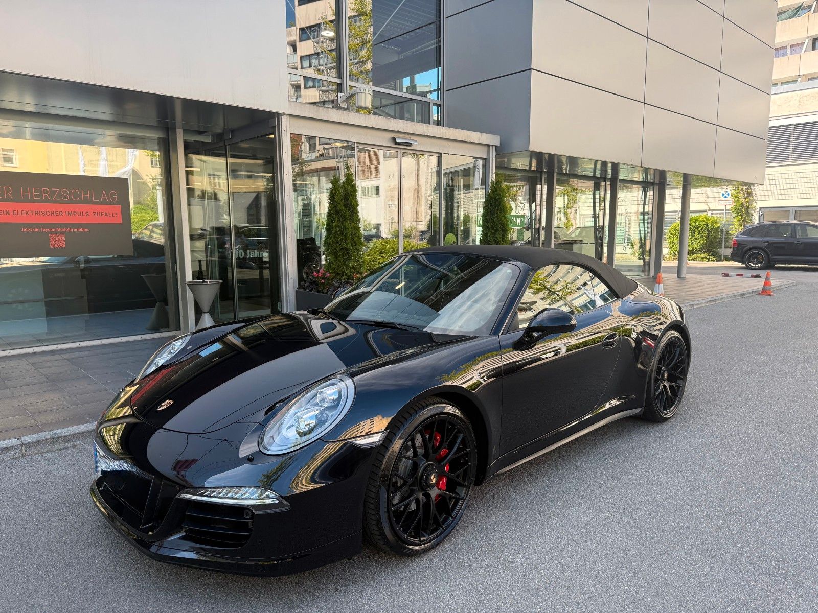 PORSCHE 911 Carrera 4 GTS Cabriolet | 31.100 km