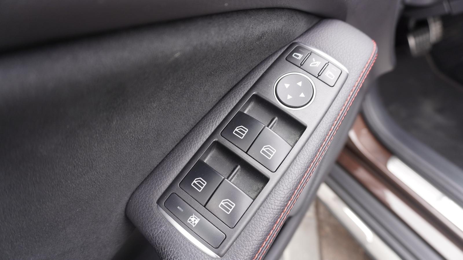 Mercedes-Benz GLA 180 Autom. AMG Line LED Navi AHK Alcantara