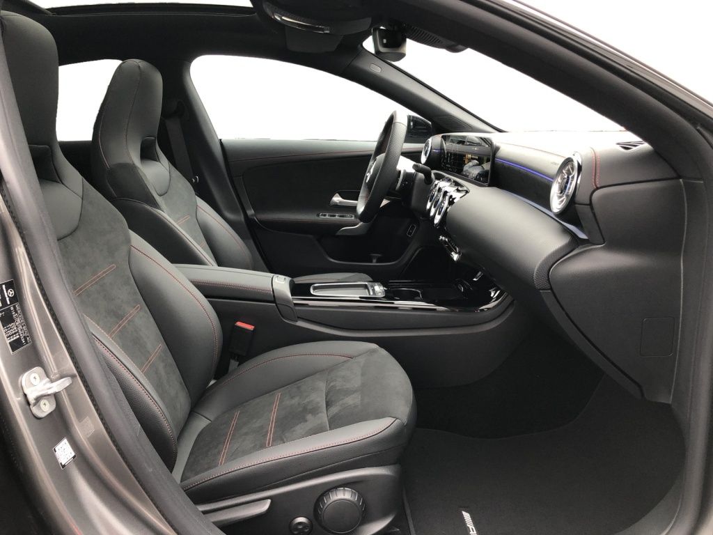 Mercedes-Benz CLA 200 d Coupe AMG+ILS+MBUX+MBeam+Night+Pano foto 4
