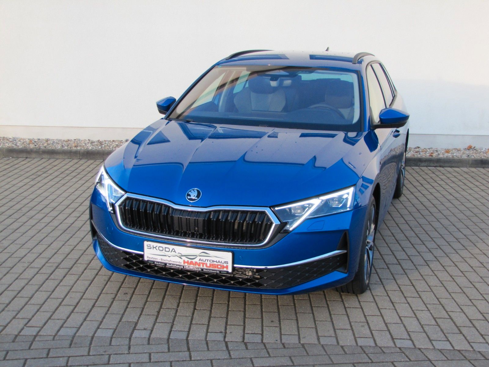 Fahrzeugabbildung SKODA Octavia Combi Tour 2.0 TDI 150PS DSG