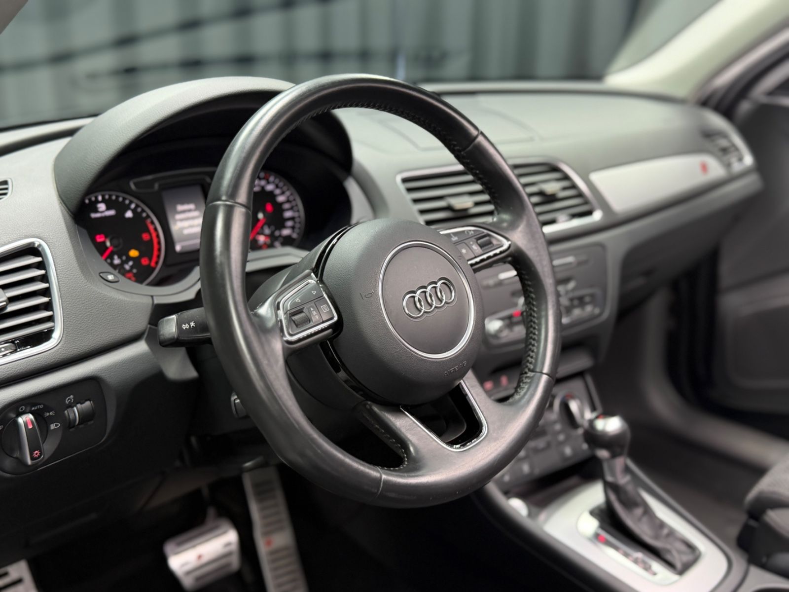 Fahrzeugabbildung Audi Q3 sport|S-Line|S-Tronic|AHK|NAVI|AUTOMATIK