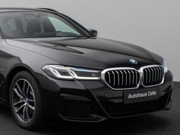 Fahrzeugabbildung BMW 530e M Sport Kamera Laser HUD DAB HiFi Komfort