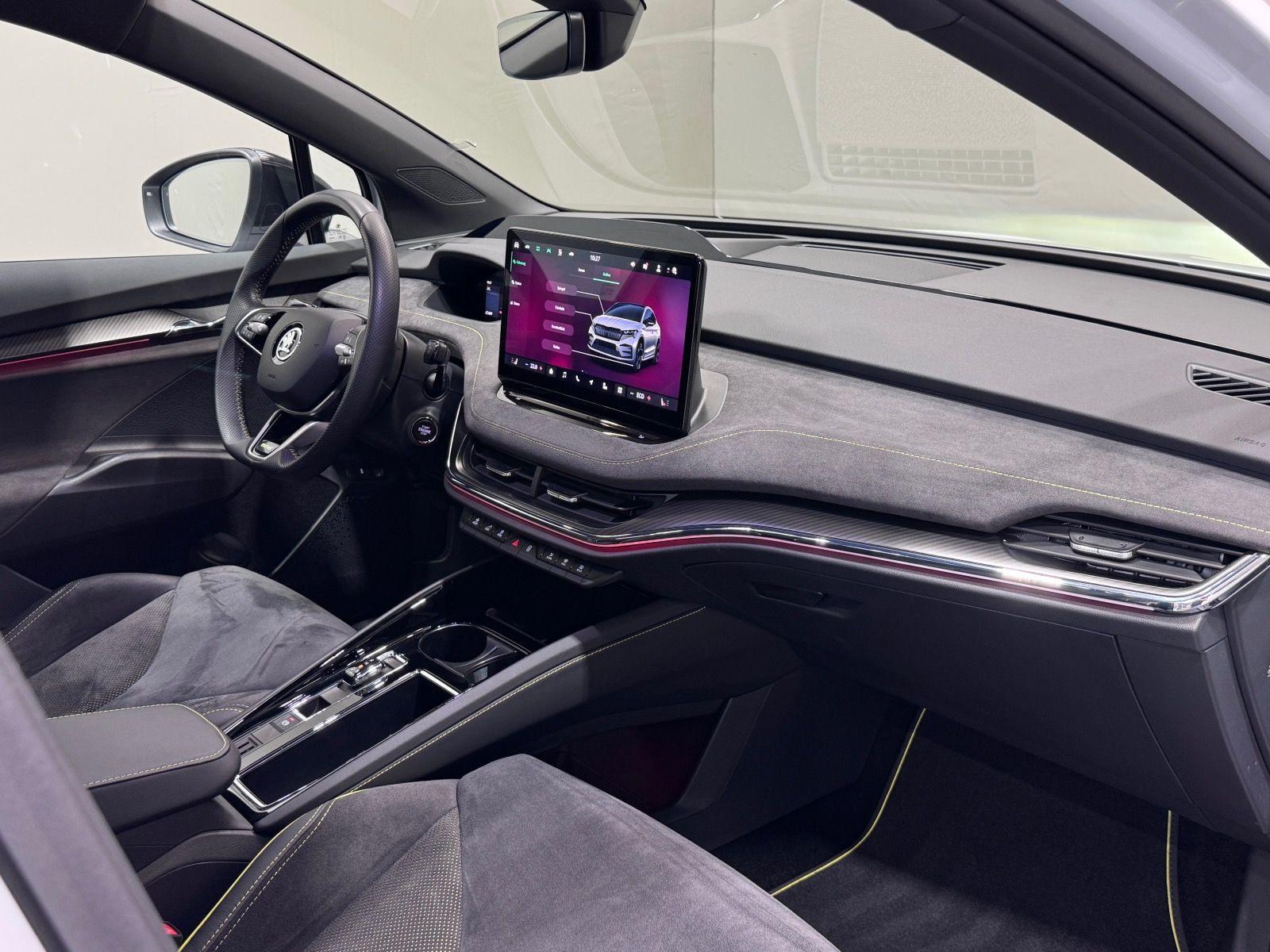 Skoda Enyaq Coupé RS | MATRIX NAVI PANO AHK HUD DCC