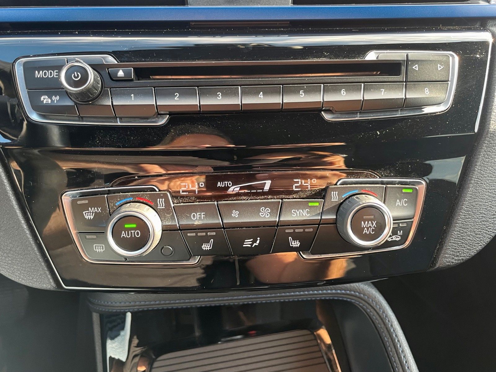 Fahrzeugabbildung BMW X1 xDrive20d Aut. M SPORTPAKET Navi HUD LED VOLL