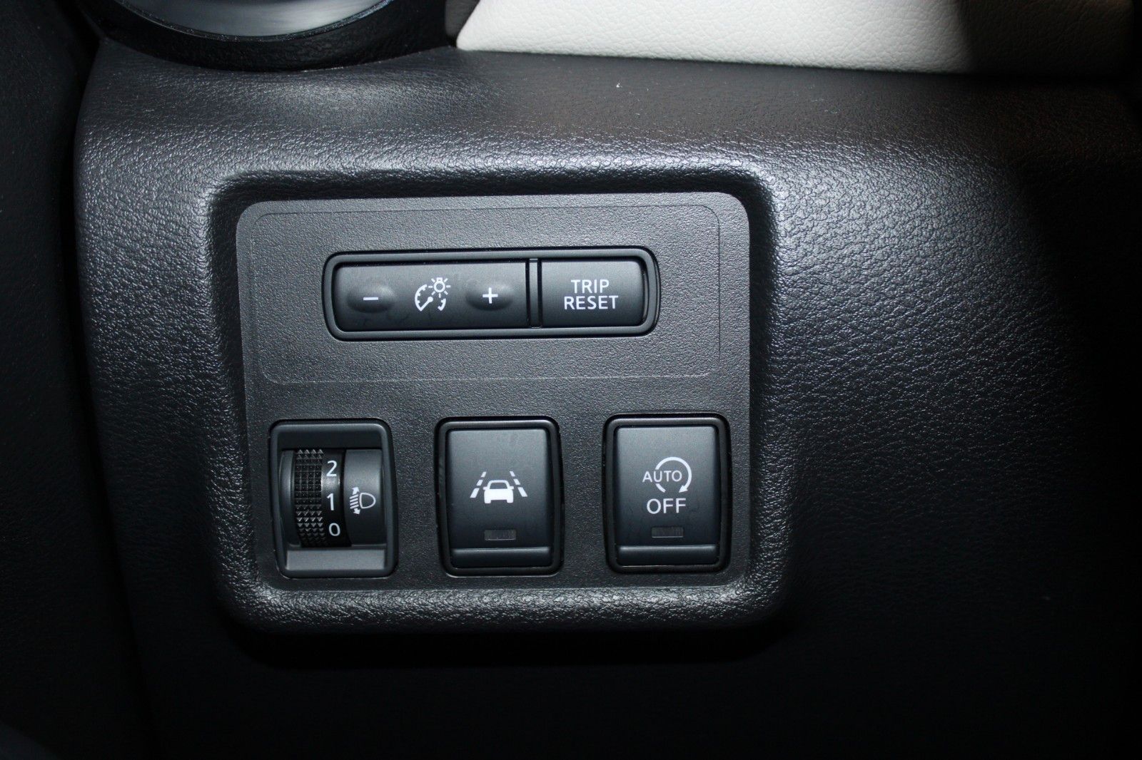 Fahrzeugabbildung Nissan Micra 1.0 5-trg KLIMA SHZ DAB Allwetter uvm.