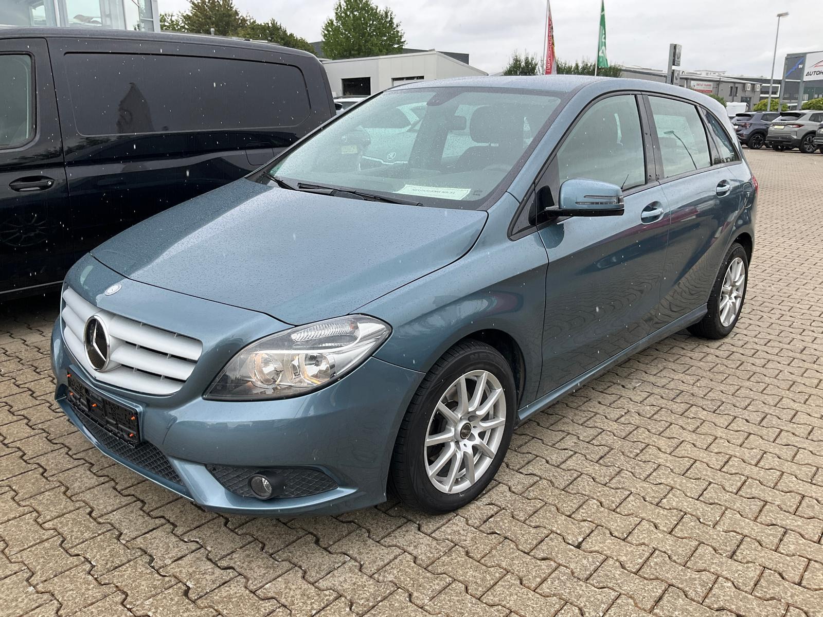 Mercedes-Benz B 180 1.6 KAT B 180 (246.242)