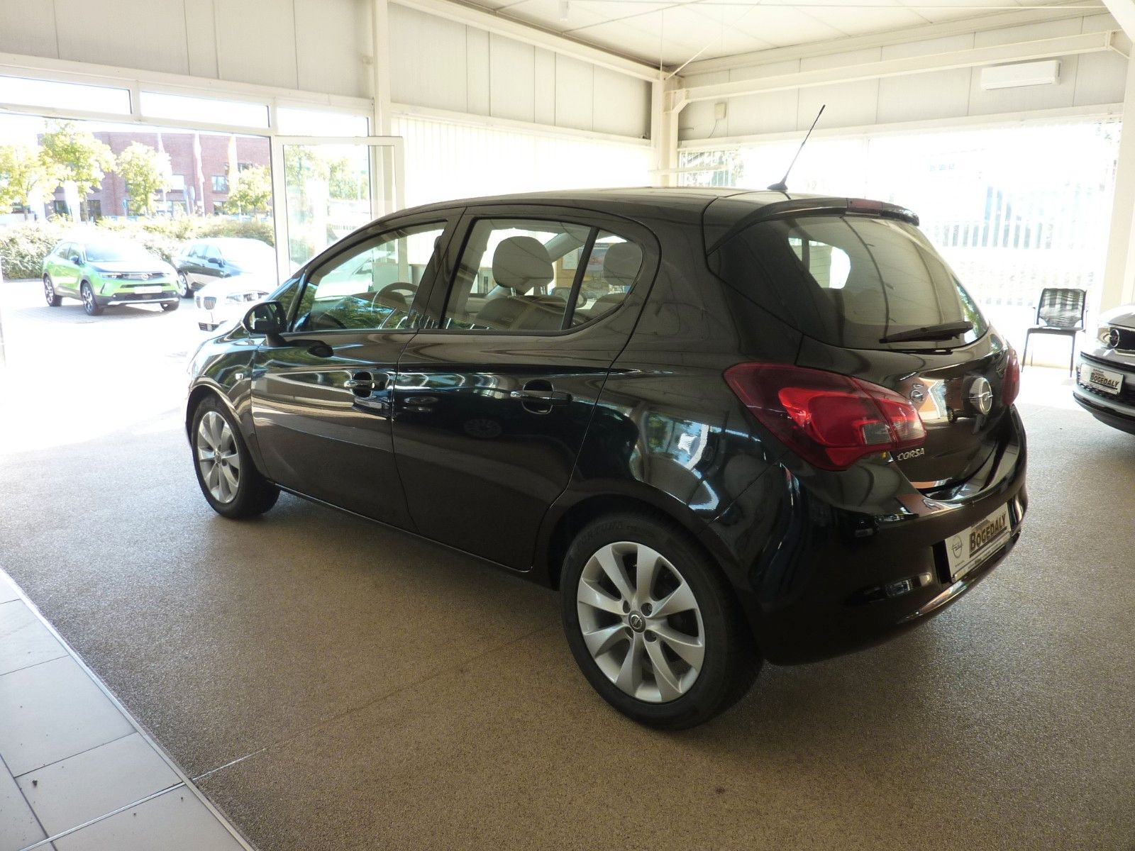 Fahrzeugabbildung Opel Corsa 1.4 Edition, AC, BC, Allwetter