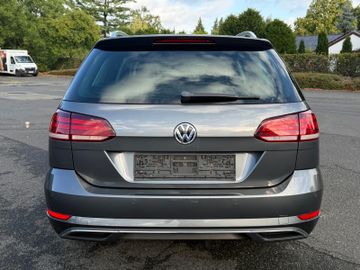 Volkswagen Golf - 6
