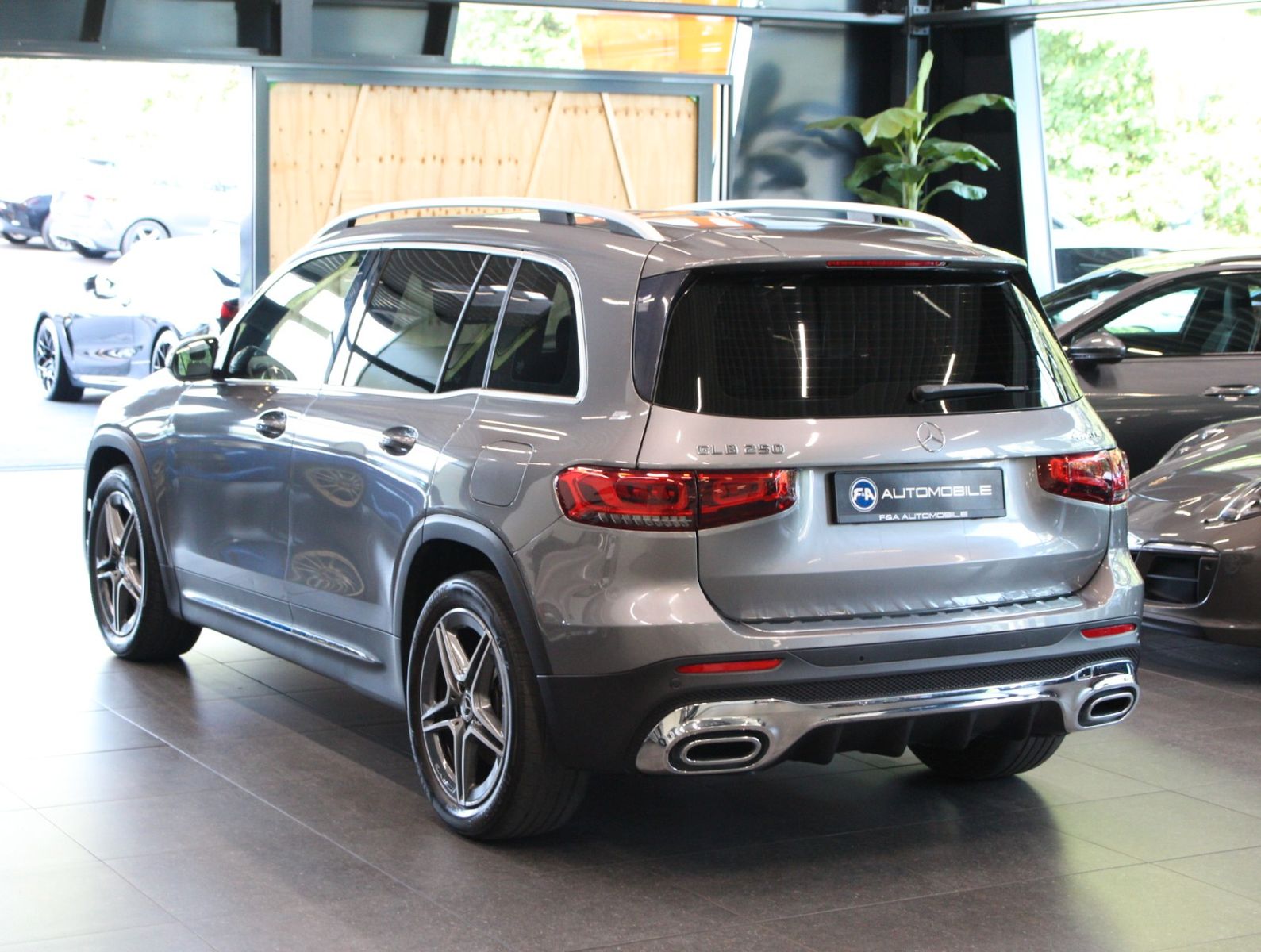 Fahrzeugabbildung Mercedes-Benz GLB 250 4Matic AMG Line Pano*Widescreen*Kamera