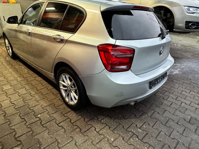 BMW 118d 5-türig Navi PDC Allwetter Alu