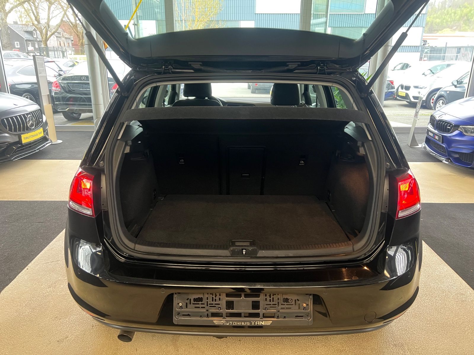 Fahrzeugabbildung Volkswagen Golf VII Lim. 1.6 TDIComfortline *1.HAND*SCHECKH