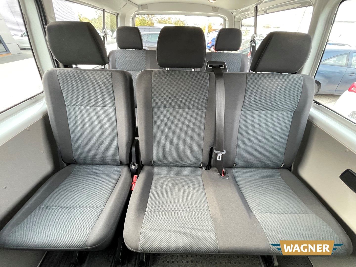 Fahrzeugabbildung Volkswagen T6 Kombi EcoProfi lang 9 Sitzer Klima