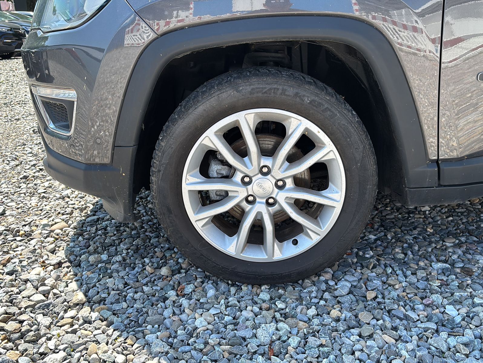 Fahrzeugabbildung Jeep Compass 1.3 T-GDI I4 LIMITED DCT 150 PS